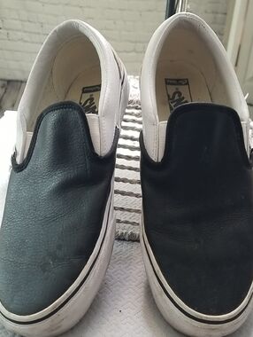 Vans womens slip on shoes size 10 tu-toned.  EUC